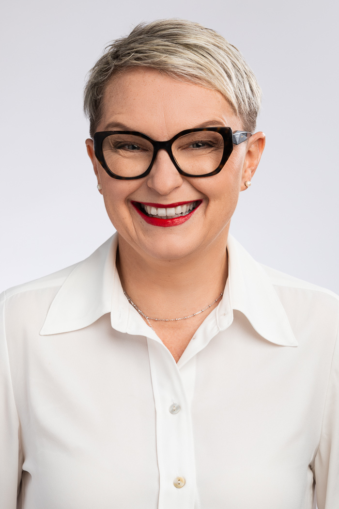Barbora Baštecká, DiS., MBA https://www.hypocare.cz//files_source/makler_profil/upload/images/Bastecka_Bara.jpg